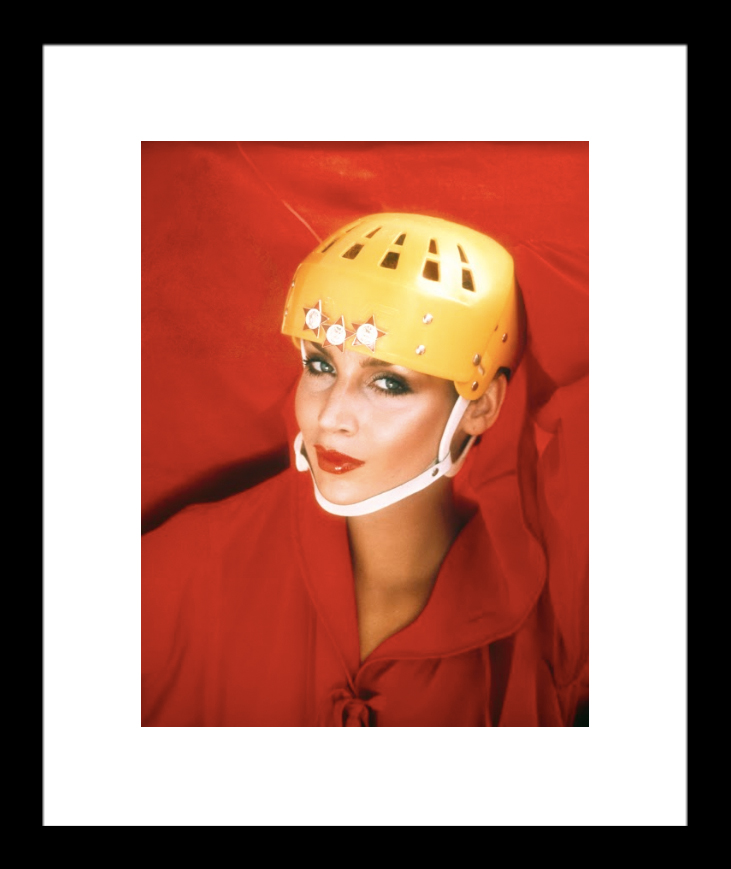 JERRY HALL, BRITISH VOGUE, 1976