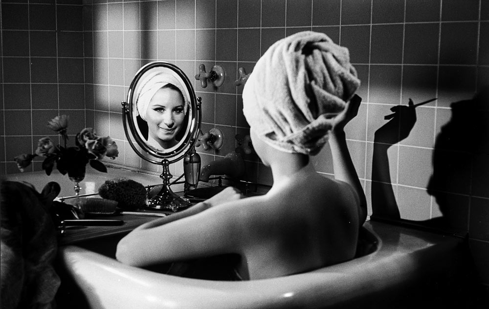 BARBRA IN THE BATHTUB, NEW YORK, 1969