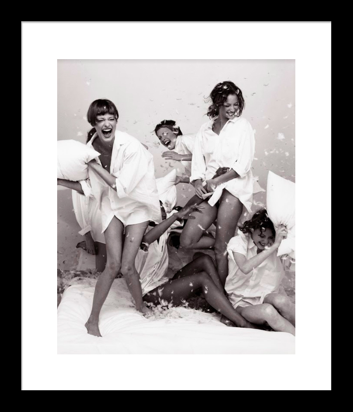 LINDA EVANGELISTA, NAOMI CAMPBELL, AMBER VALETTA, CHRISTY TURLINGTON, SHALOM HARLOW, PARIS, VOGUE ITALIA, MAY 1993