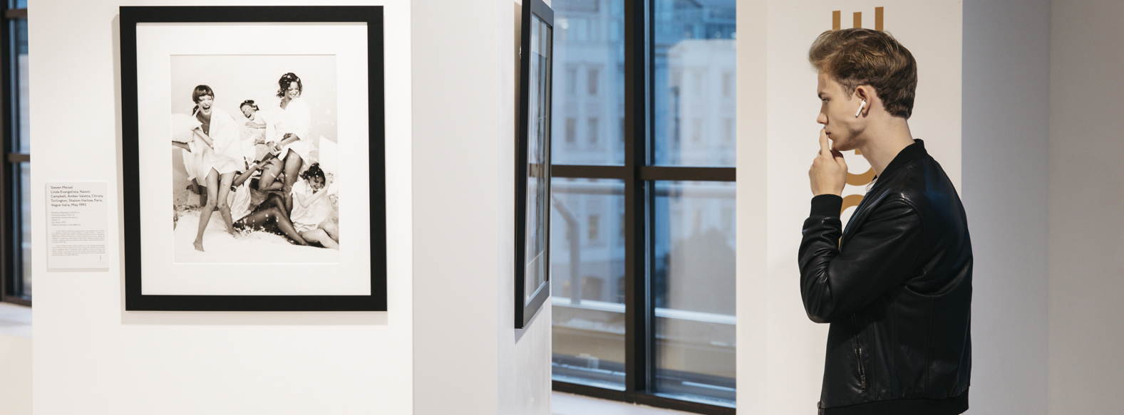 EXHIBITION OF ICONIC VOGUE MAGAZINE COVERS