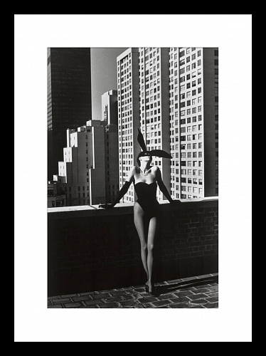 HELMUT NEWTON